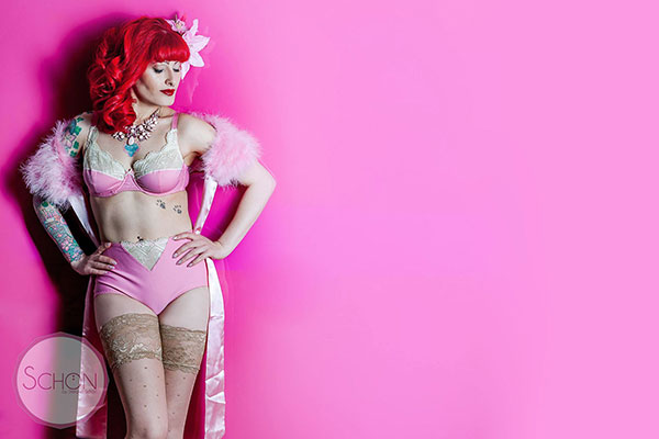 Chi Chi Cherie ➦ Burlesque-Tänzerin aus Hamburg ✓ sinnlich ✓ exotisch ✓ glamourös ✓ stilvoll ✓